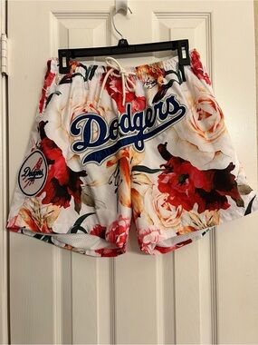 NWOT Floral LA Los Angeles Dodgers Roses Shorts by Pro standard Men’s Large